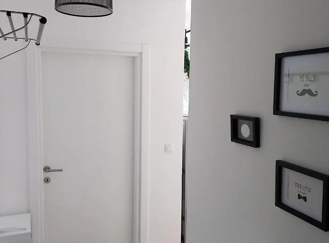 شقة Pogled Iznad Oblaka