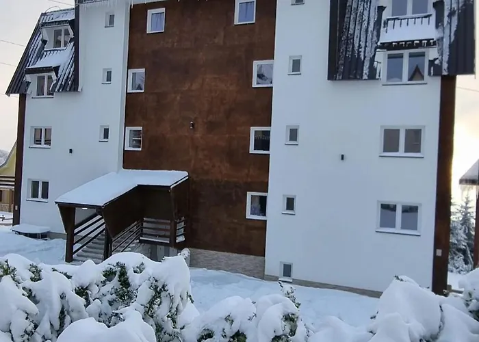 Pogled Iznad Oblaka شقة